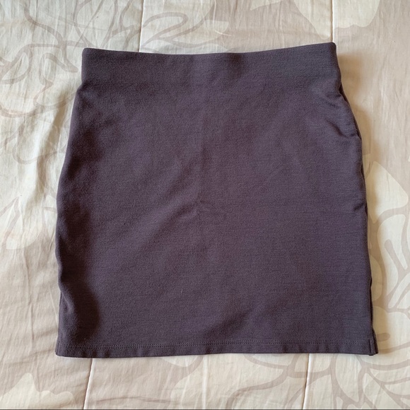 Aritzia Talula Primrose Skirt - Tulip Hem - XSmall - Picture 5 of 6